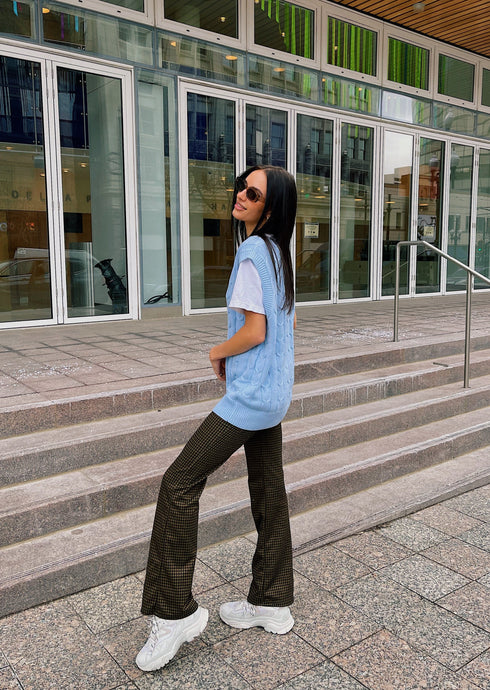 Clueless Cable Knit Vest// Chambray